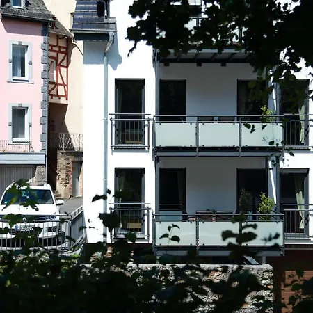 Feriendomizil Zur Burg كوتشيم